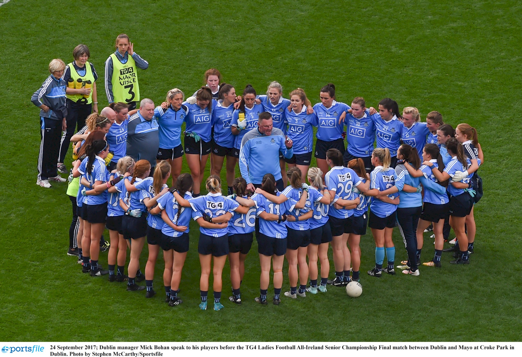 mick bohan jackies 17 sfc huddle pic.jpg