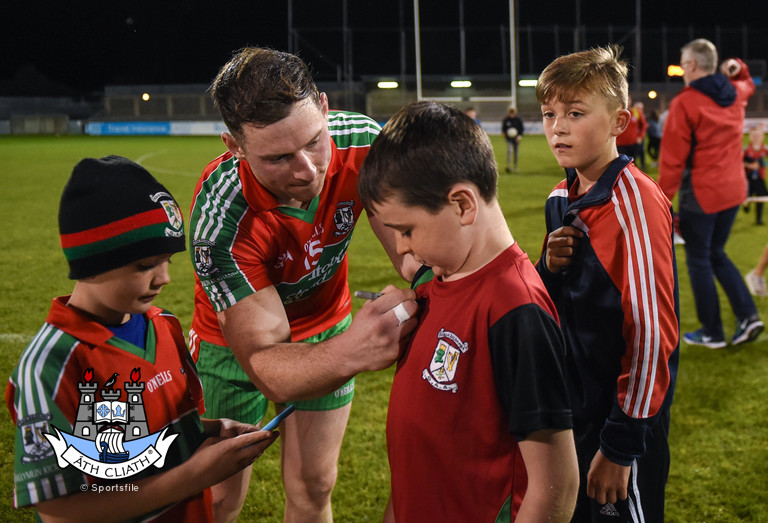 philly mcmahon ballymun signs autographs for kids .jpg