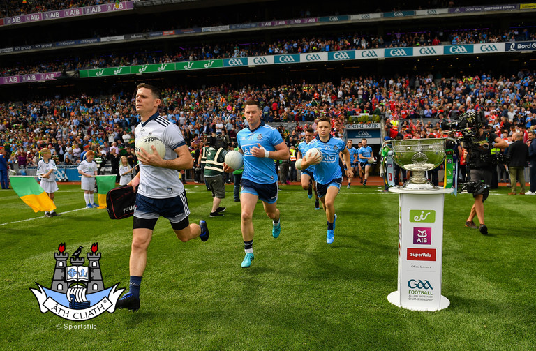 stephen cluxton running out sept 2019 .jpg